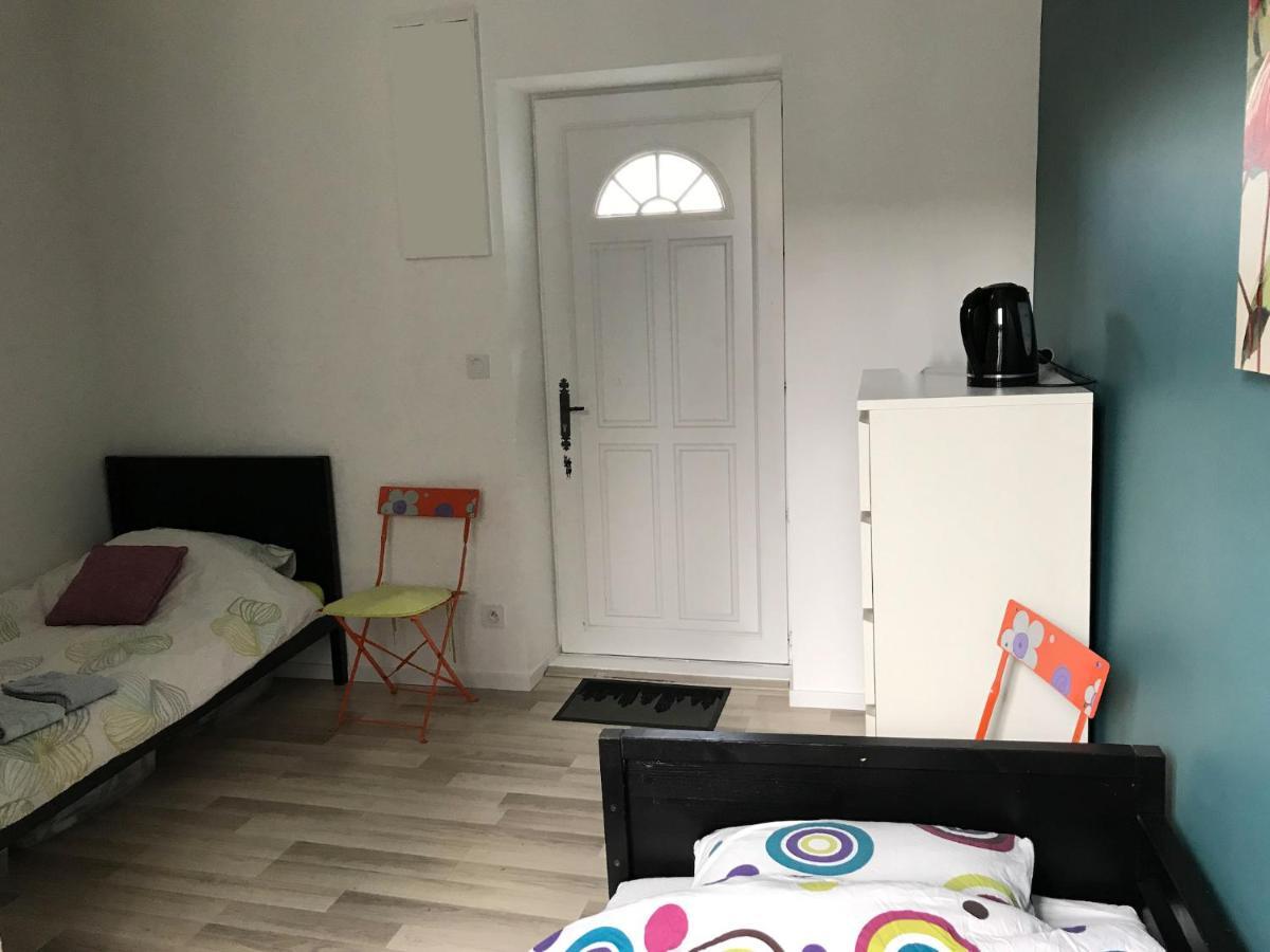 Chambre indépendante avec SDB-Terrasse privative. Centre ville Nîmes Extérieur photo