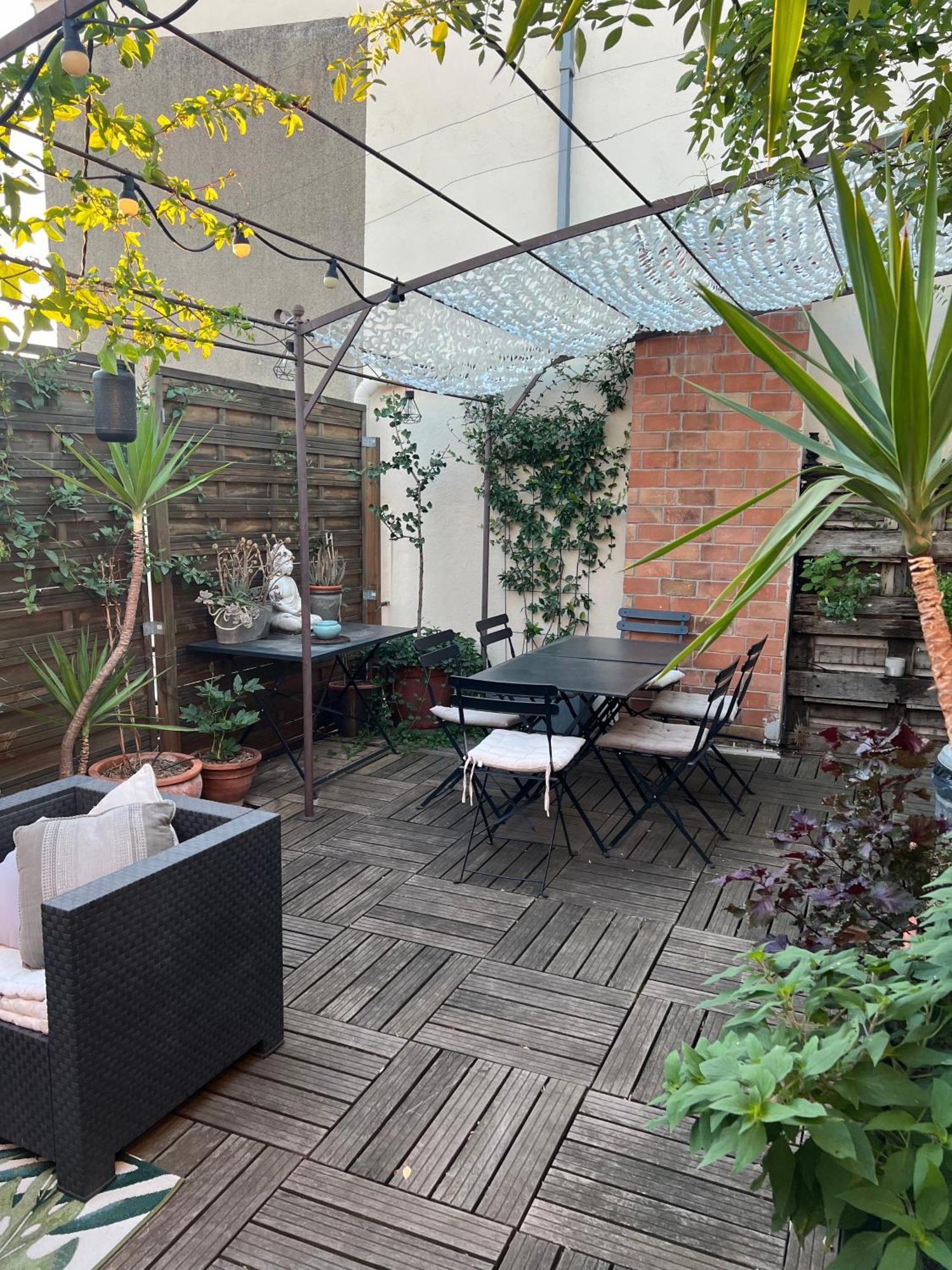 Chambre indépendante avec SDB-Terrasse privative. Centre ville Nîmes Extérieur photo